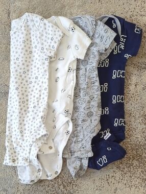 Bundle Of 4 Short Sleeve Baby Onesie T-shirt's